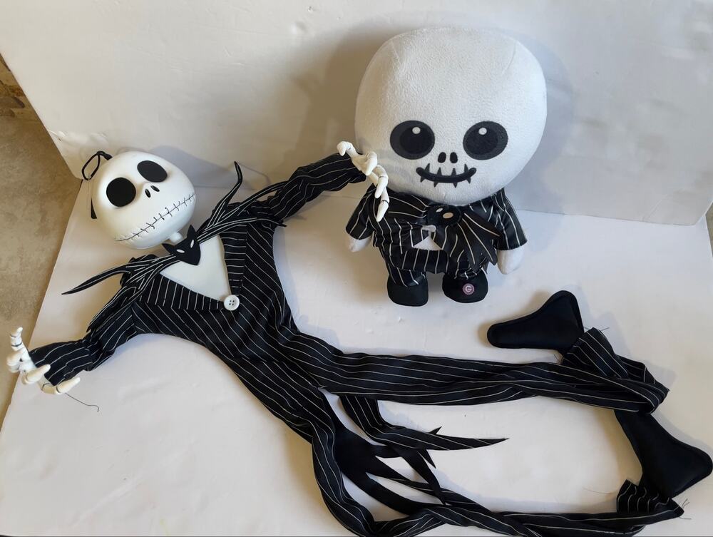 Disney Nightmare Before Christmas Jack Skellington Lot Musical Plush& 25" Decor